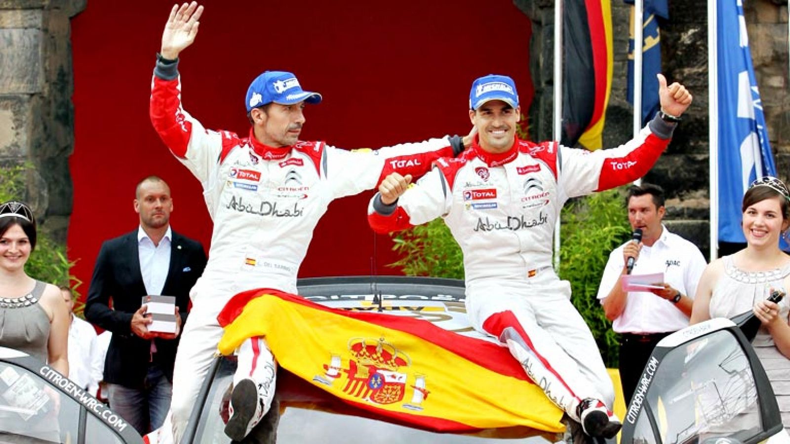 El piloto español Dani Sordo (Citroen) ha conseguido este domingo  su primera victoria en el Campeonato del Mundo de rallys al imponerse  en el de Alemania, novena prueba de la temporada, después de terminar  por delante de Thierry Neuville (Ford) y 