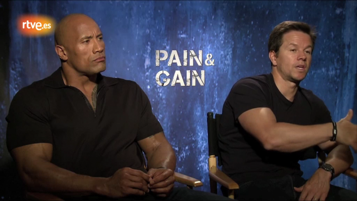Cultura en Rtve.es - Entrevista exclusiva con Mark Wahlberg y Dwayne Johnson, protagonistas de 'Dolor y dinero'