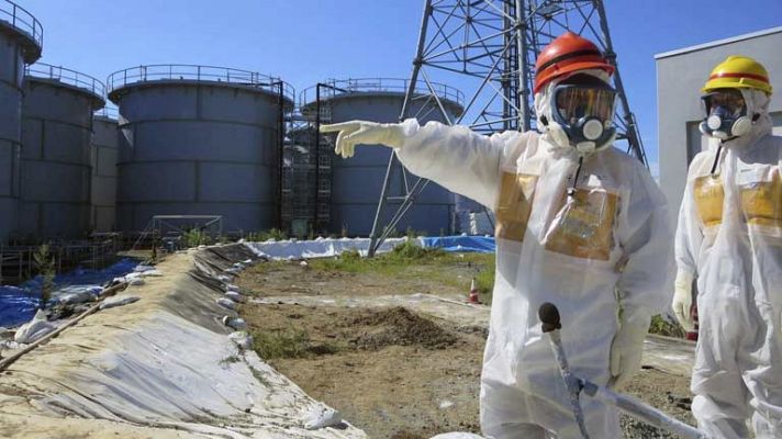 Japón eleva la gravedad del vertido de agua radioactiva en la central de Fukushima