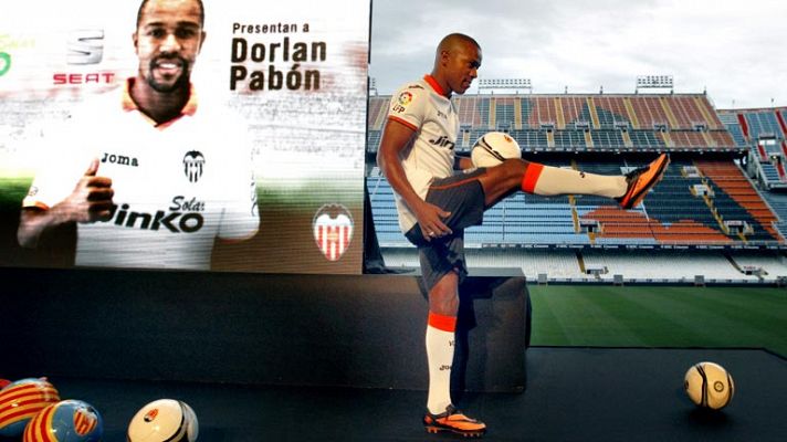 El Valencia presenta a Pabón