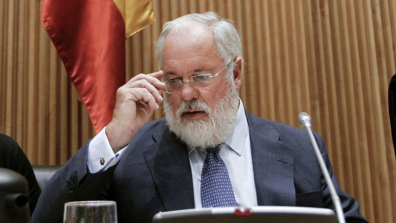 Informativo 24h: Cañete niega tener vinculación con empresas que se dedican al 'bunkering' en Gibraltar | RTVE Play