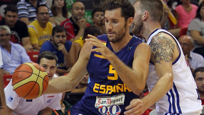 La selección española de baloncesto se ha impuesto con un rotundo 100-46 a Gran Bretaña, logrando un pleno de victorias en su preparación para el Eurobasket.