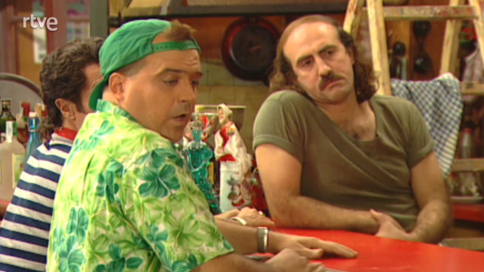 Makinavaja - Detrás de todo gran hombre hay una mujer bajita - ver ahora