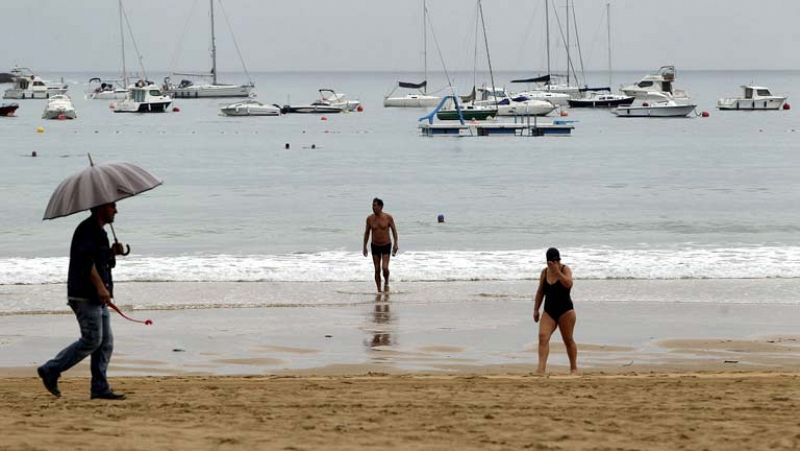 Intervalos nubosos con posibles chubascos en Baleares y el sudeste