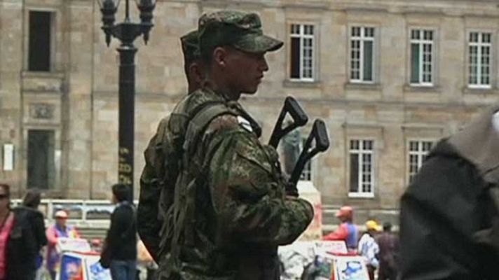 Telediario 1 - Se reduce la tensión en Colombia