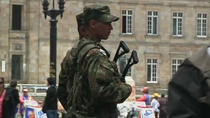 Telediario 1 - Se reduce la tensión en Colombia