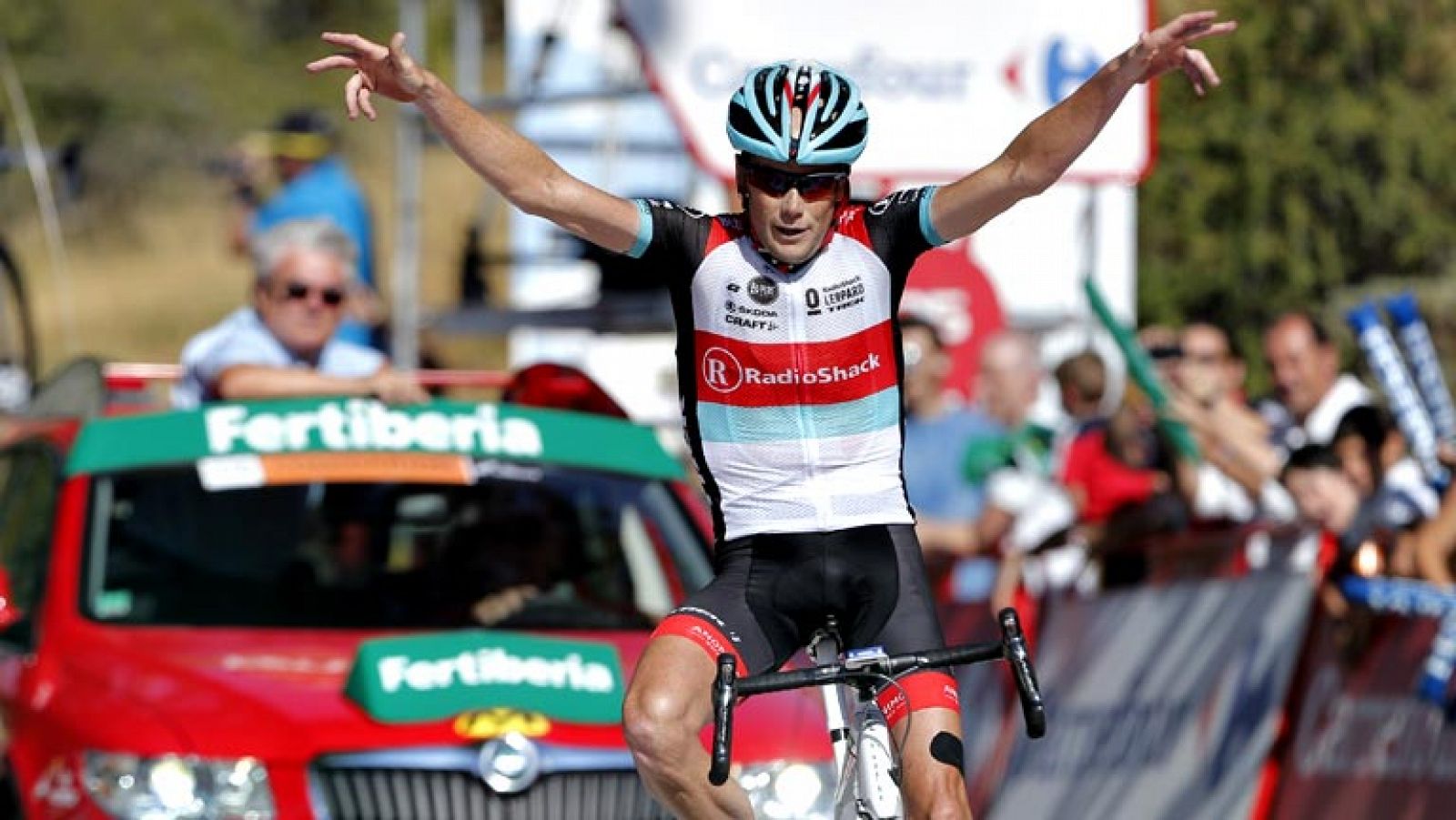 Horner gana en el Alto de Hazallanas y es líder de la Vuelta