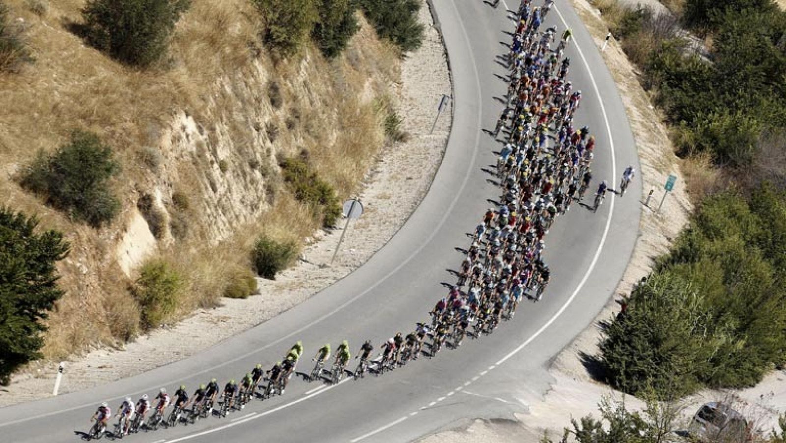 Ascensión íntegra al Alto de Hazallanas - Vuelta ciclista a España | Ver