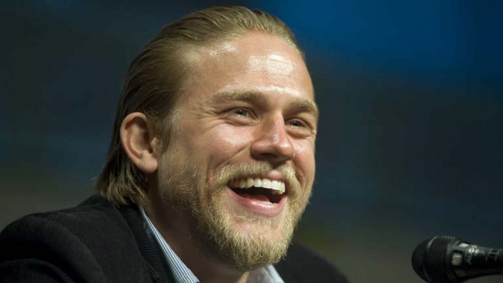 Dakota Johnson y Charlie Hunnam elegidos para protagonizar en el cine "50 sombras de Grey"