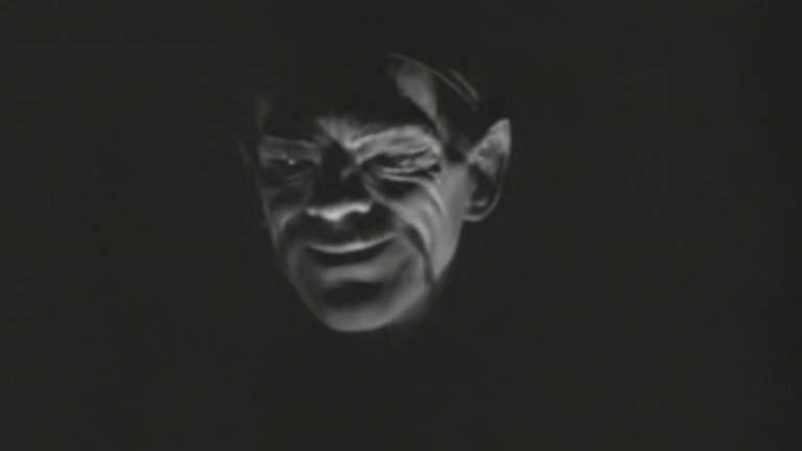 Fumamchú, uno de los villanos que más aventuras ha vivido, nació hace un siglo