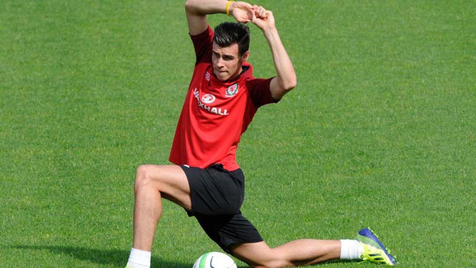 Gareth Bale ya está concentrado con la selección de Gales para intentar el milagro de la clasificación al Mundial de Brasil 2013.