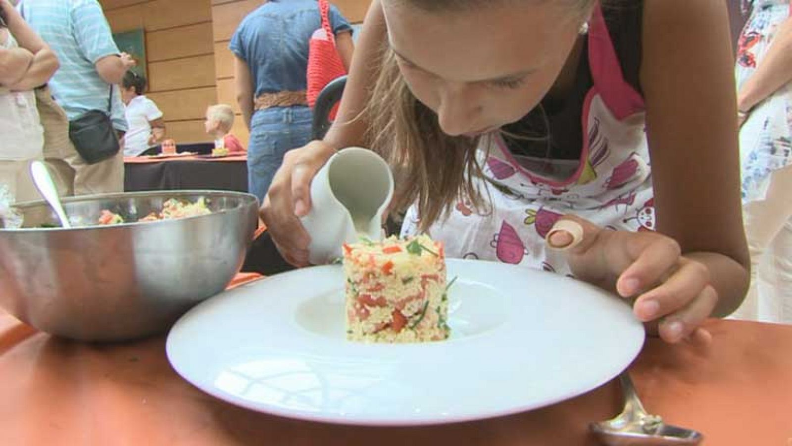 Telediario 1: MasterChef Junior se presenta en el FesTVal de Vitoria  | RTVE Play