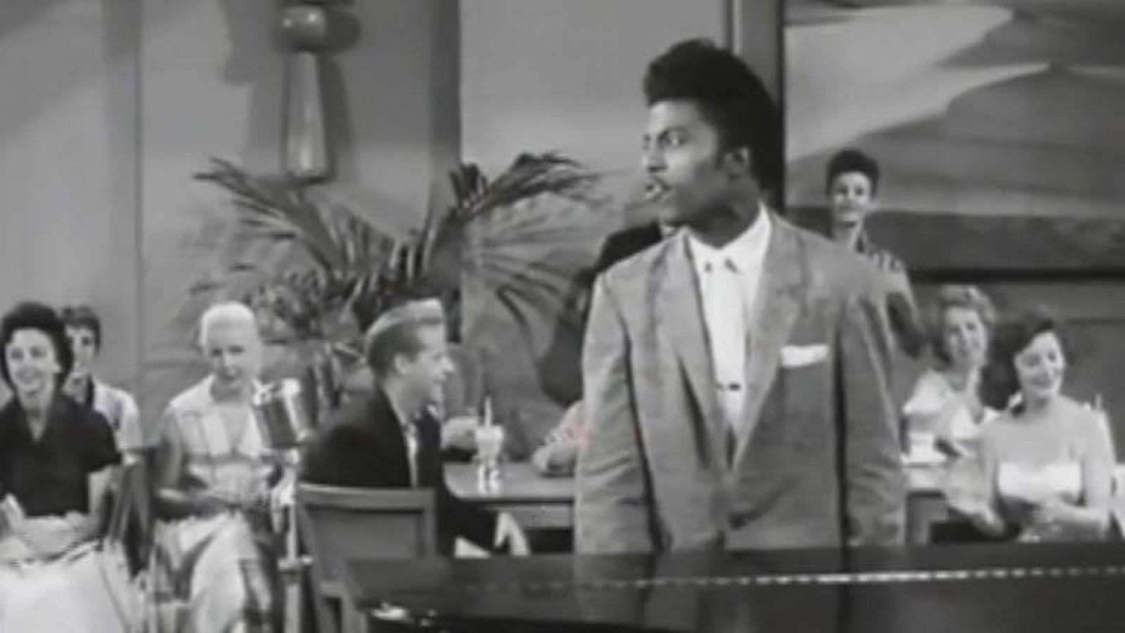 Telediario 1: Little Richard anuncia su retirada | RTVE Play