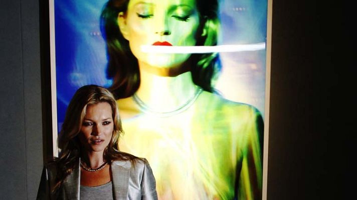 Telediario 1 - Kate Moss, a subasta