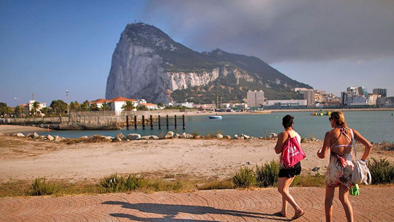 Rajoy y Cameron abordan en un encuentro durante el G-20 la crisis de Gibraltar