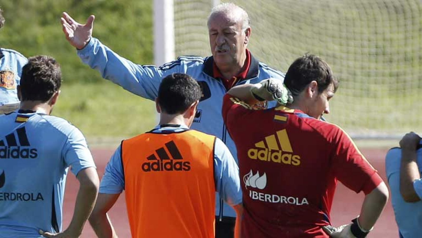 La selección española de fútbol puede sellar la clasificación para el Mundial de Brasil 2014. Hay que ganar en Finlandia con cambios notables en el equipo.