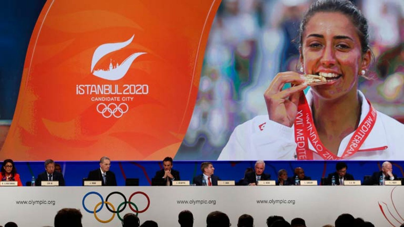 Telediario 1: Estambul ofrece su potencial económico y se compromete a atajar el dopaje | RTVE Play