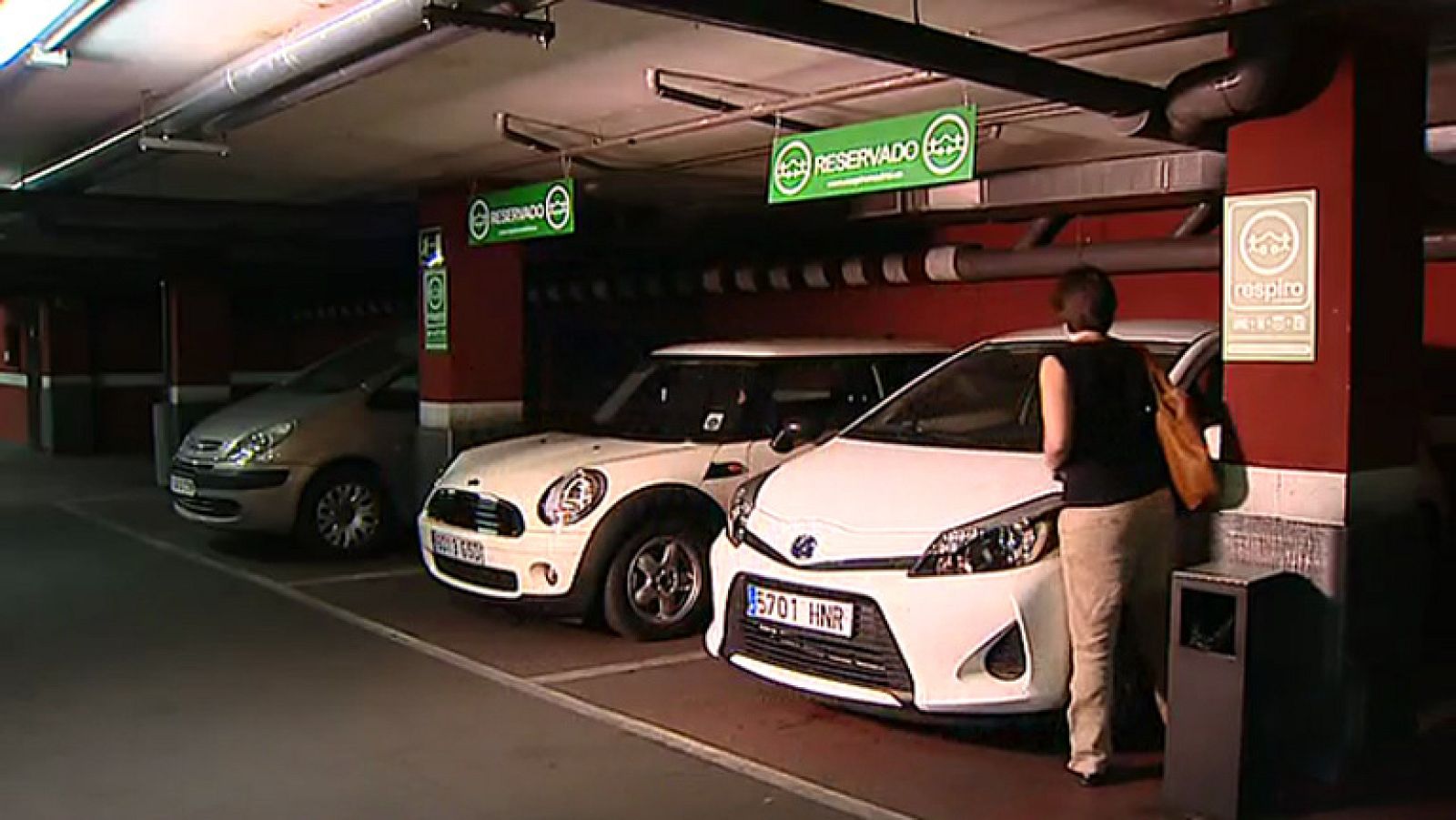 Tener un coche en propiedad nos cuesta de media 416 euros, según una empresa de "coche compartido"