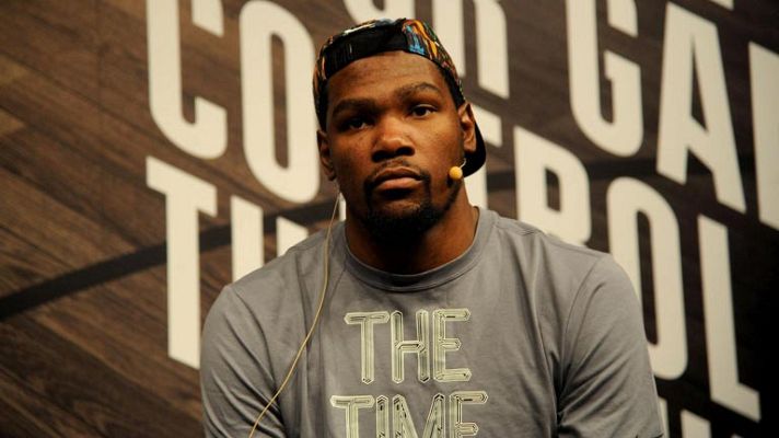 Telediario 1 - Revolución en Barcelona por la presencia de Kevin Durant