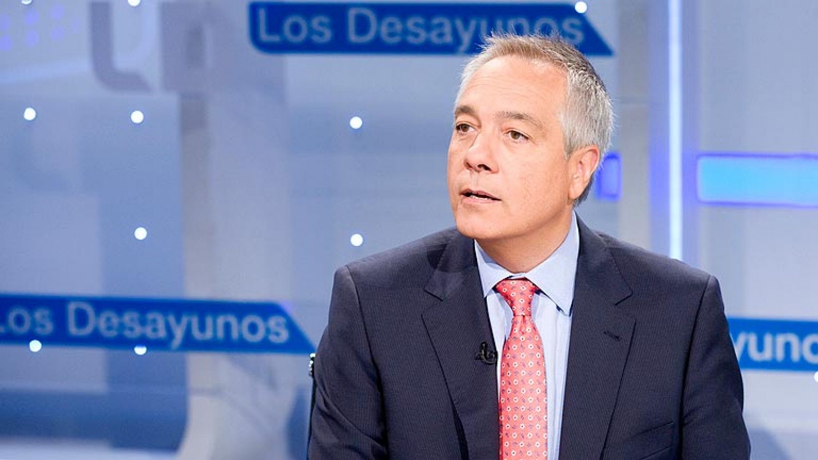 Navarro: "Mientras hablamos de la cadena humana no lo hacemos de los recortes"