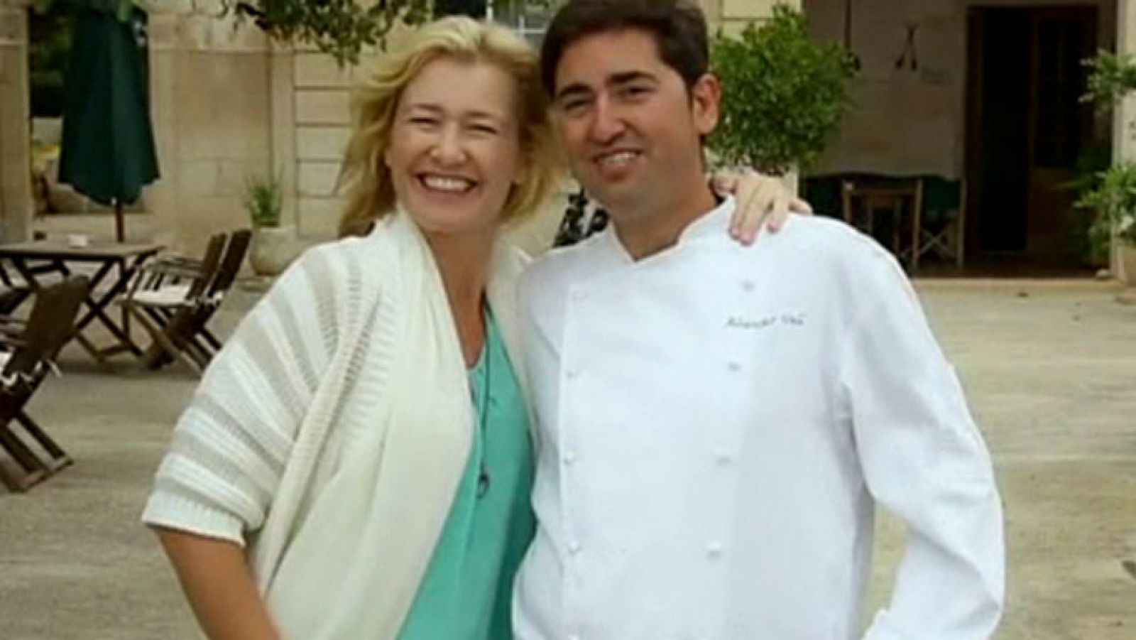 Perol de ortigas de mar de Menorca con  foie Poelê y huevo pochado trufado