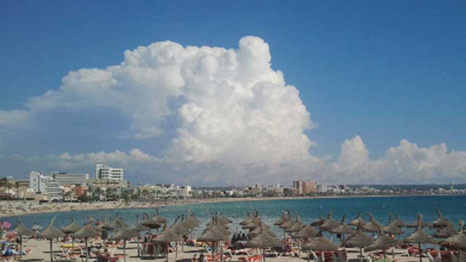 Intervalos de nubes con chubascos