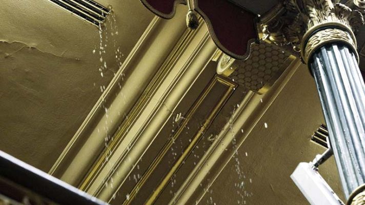 Telediario 1 - Goteras en el Congreso