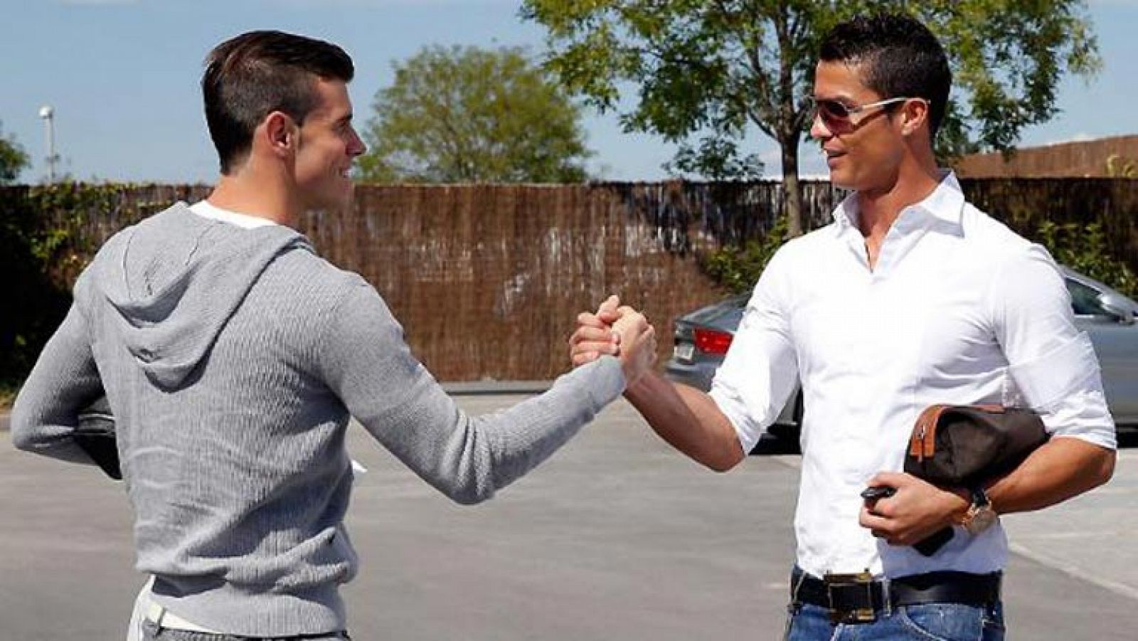 Telediario 1: Bale se entrena con el Madrid por primera vez | RTVE Play