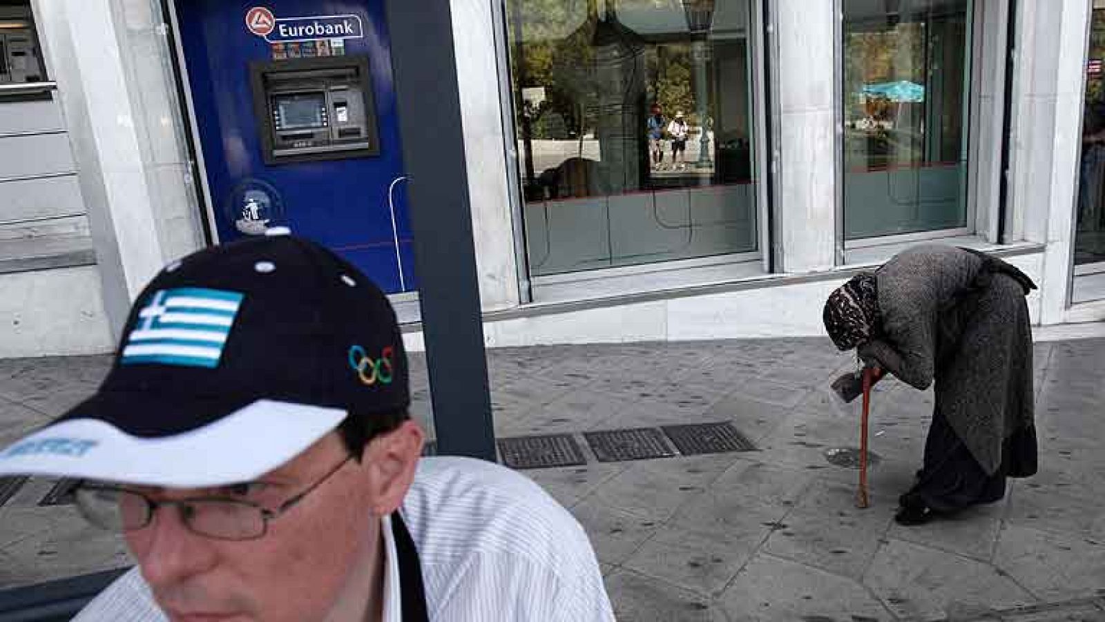 Intermón Oxfam dice que la actual política económica provocará 25 millones más de pobres en Europa en 2025 - La tarde en 24h | Ver