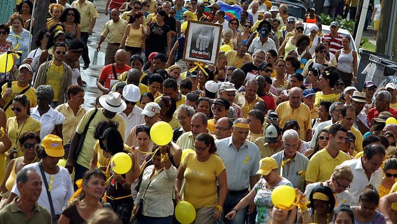 Cuba se llena de lazos amarillos para pedir la libertad de cuatro espías encarcelados en EE.UU.