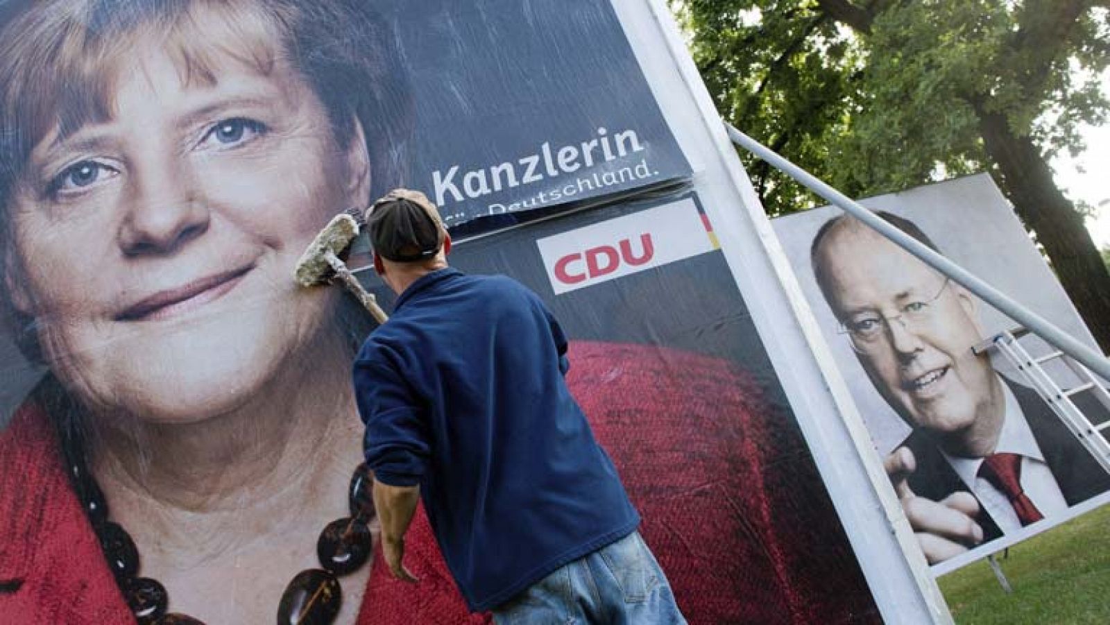 Telediario 1: La coalición de Angela Merkel pierde fuerza a una semana de las elecciones | RTVE Play