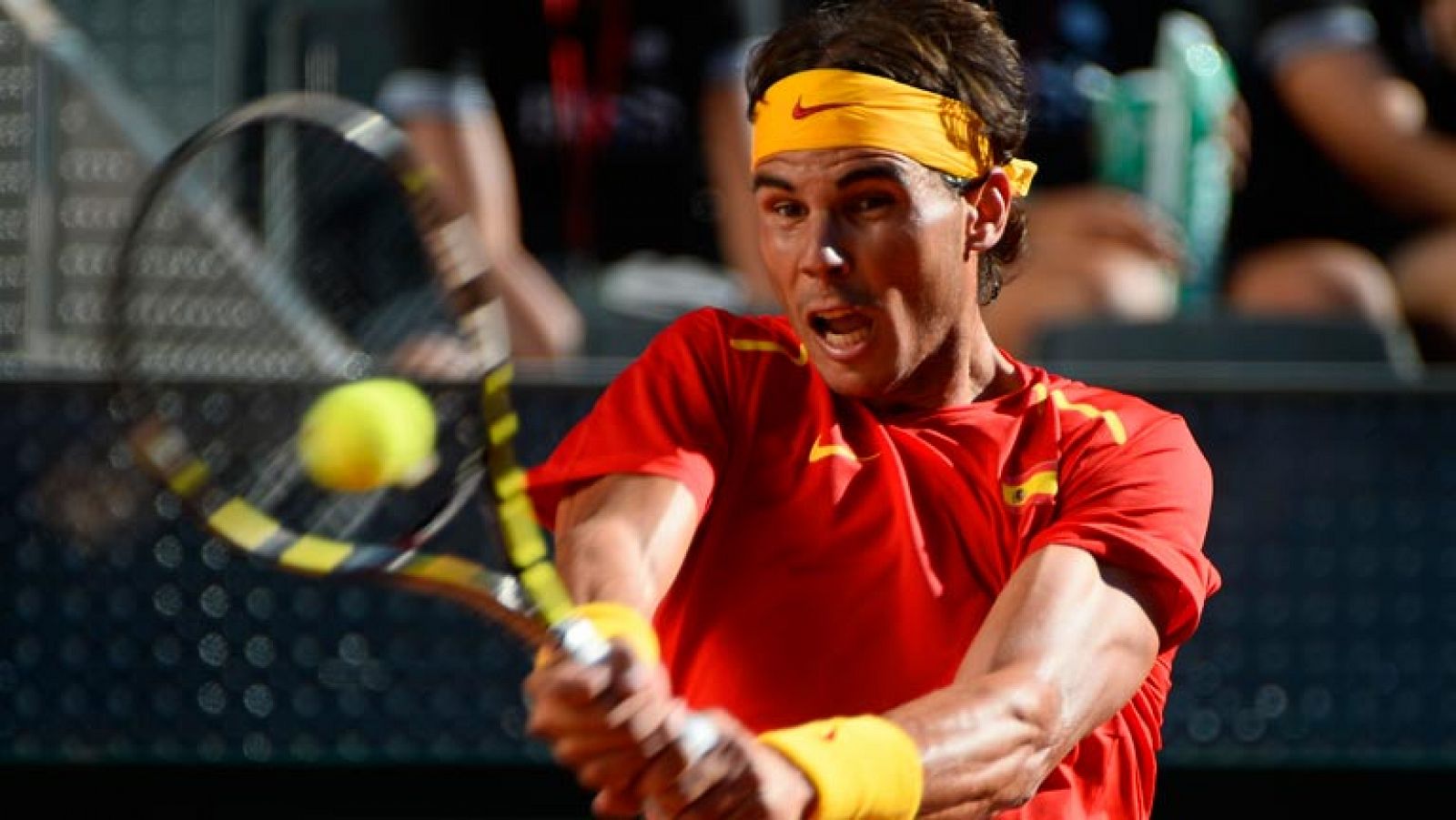 Sin programa: Nadal no tiene piedad con Stakhovsky y encarrila la permanencia en la Davis | RTVE Play