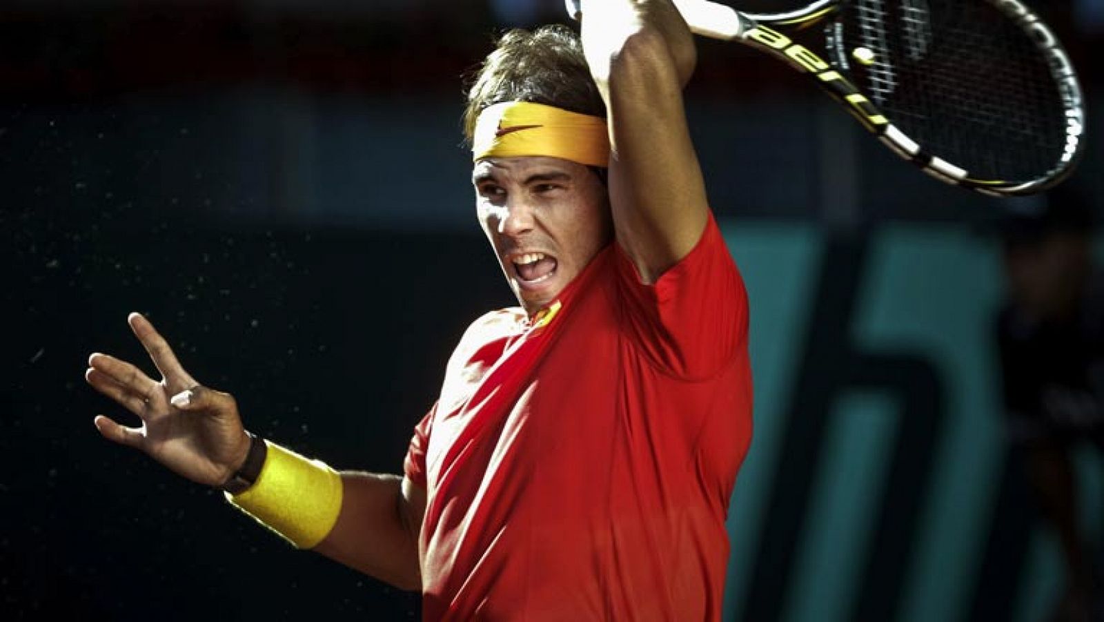 Telediario 1: Nadal fulmina a Stakhovsky y logra el segundo punto para España | RTVE Play