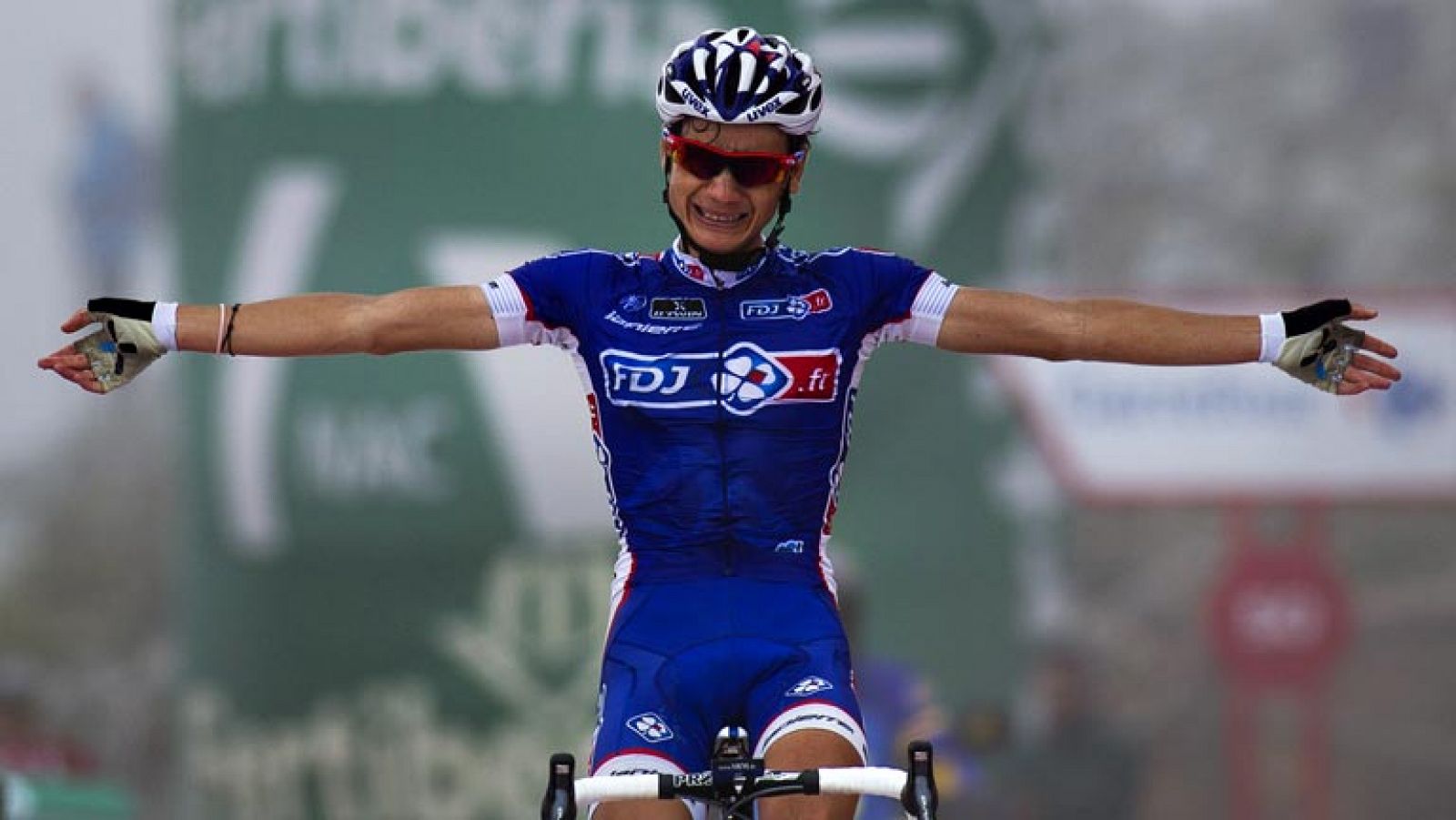 Vuelve a ver la subida íntegra al mítico coloso asturiano que ha dejado sentenciada la Vuelta en favor de Chris Horner.