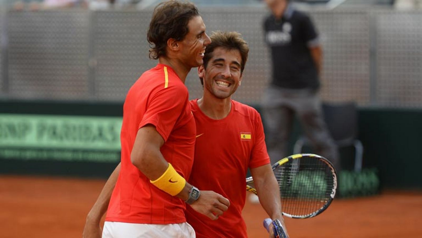 Telediario 1: Nadal y López sellan la permanencia de España en el dobles | RTVE Play