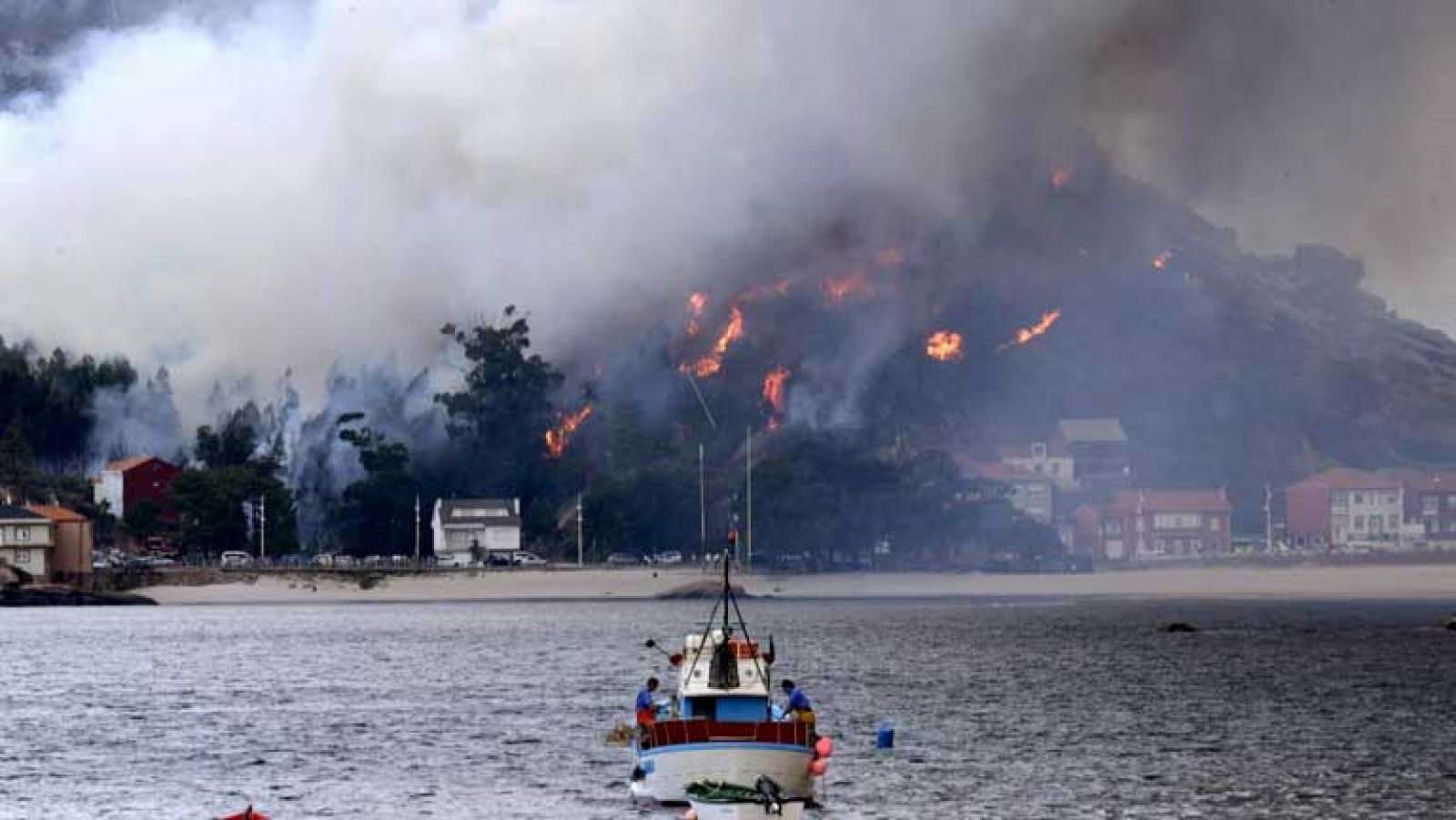 Telediario 1: Daños del fuego en Galicia | RTVE Play