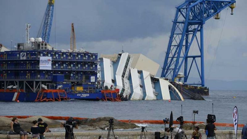 Mañana se intentará reflotar el Costa Concordia tras 20 meses de su naufragio