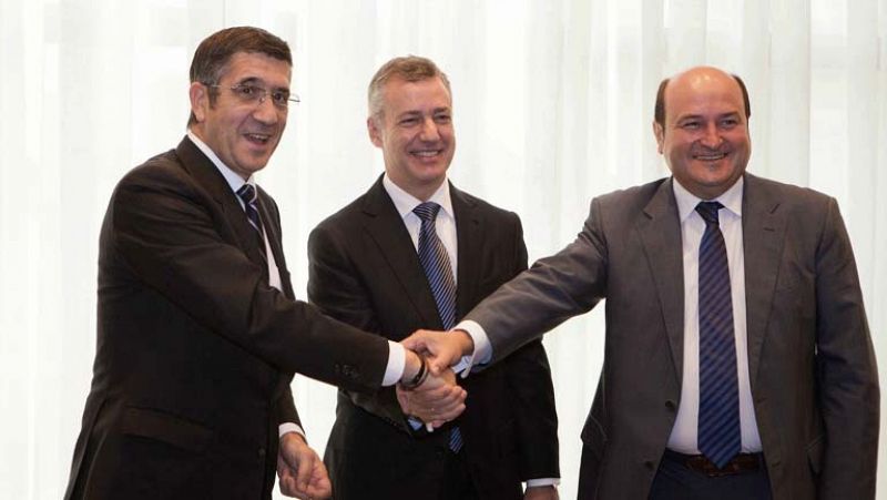 El PNV y los socialistas vascos firman un acuerdo para unificar la fiscalidad en Euskadi 