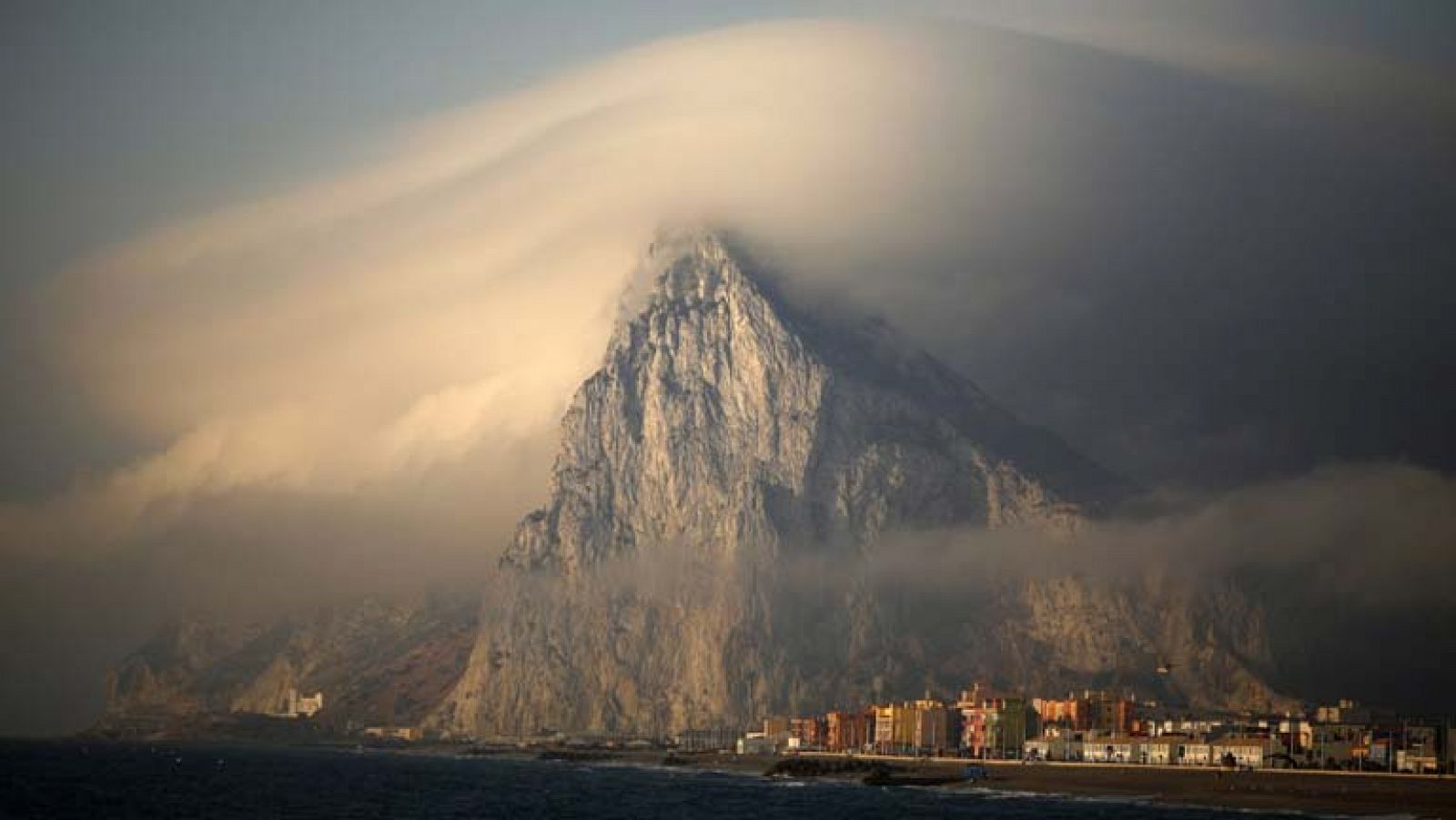 Telediario 1: Blanqueo dinero negro en Gibraltar | RTVE Play