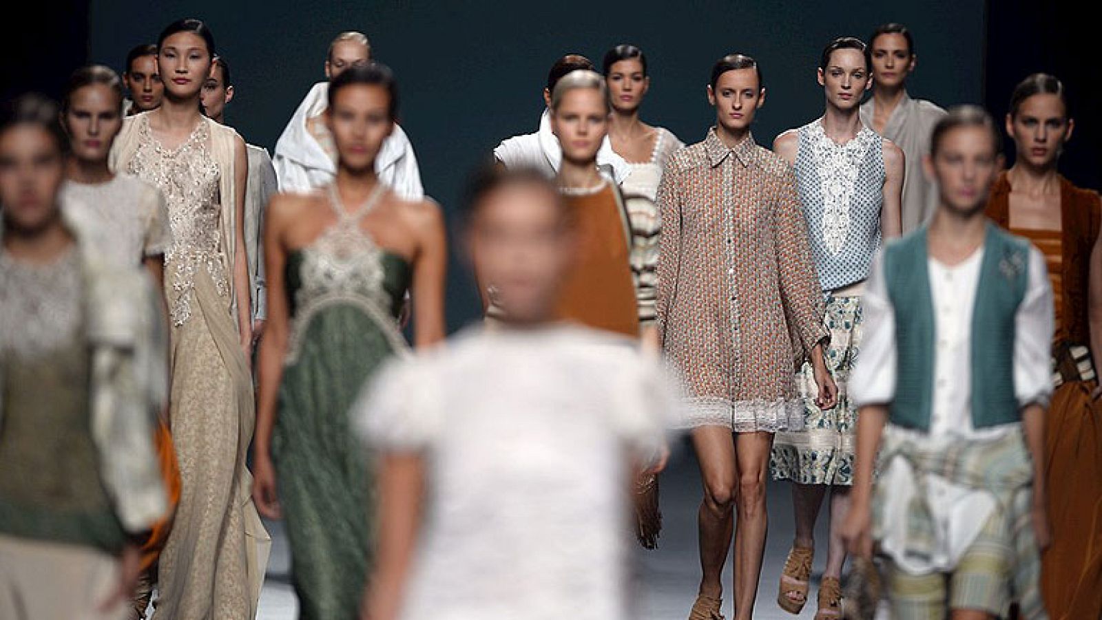 Penúltima jornada de la Madrid Fashion Week dedicada a la moda peruana | Ver