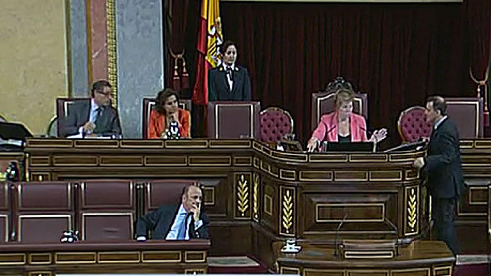 Villalobos retira la palabra al portavoz de ERC en el Congreso por salirse del debate del orden del día