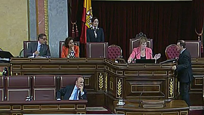 Villalobos retira la palabra al portavoz de ERC en el Congreso por salirse del debate del orden del día 