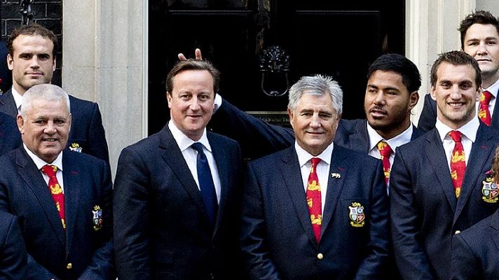 Los desayunos - Un jugador de rugby "le pone cuernos" a Cameron