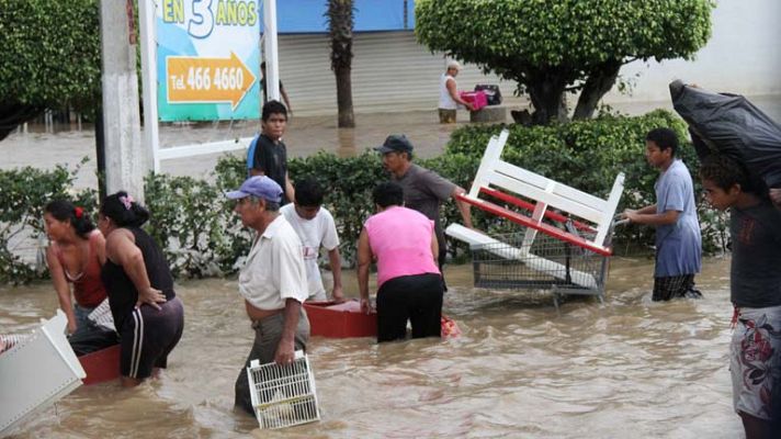 Telediario 1 - Turistas atrapados en Acapulco