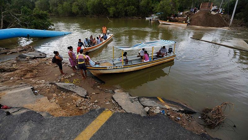 Ascienden a 80 los muertos por los ciclones tropicales que han afectado a México