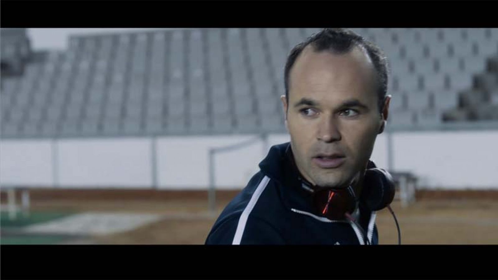 RTVE.es estrena en exclusiva el tráiler de '¿Quién mató a Bambi?', con el debut como actor del futbolista Andrés Iniesta | Ver