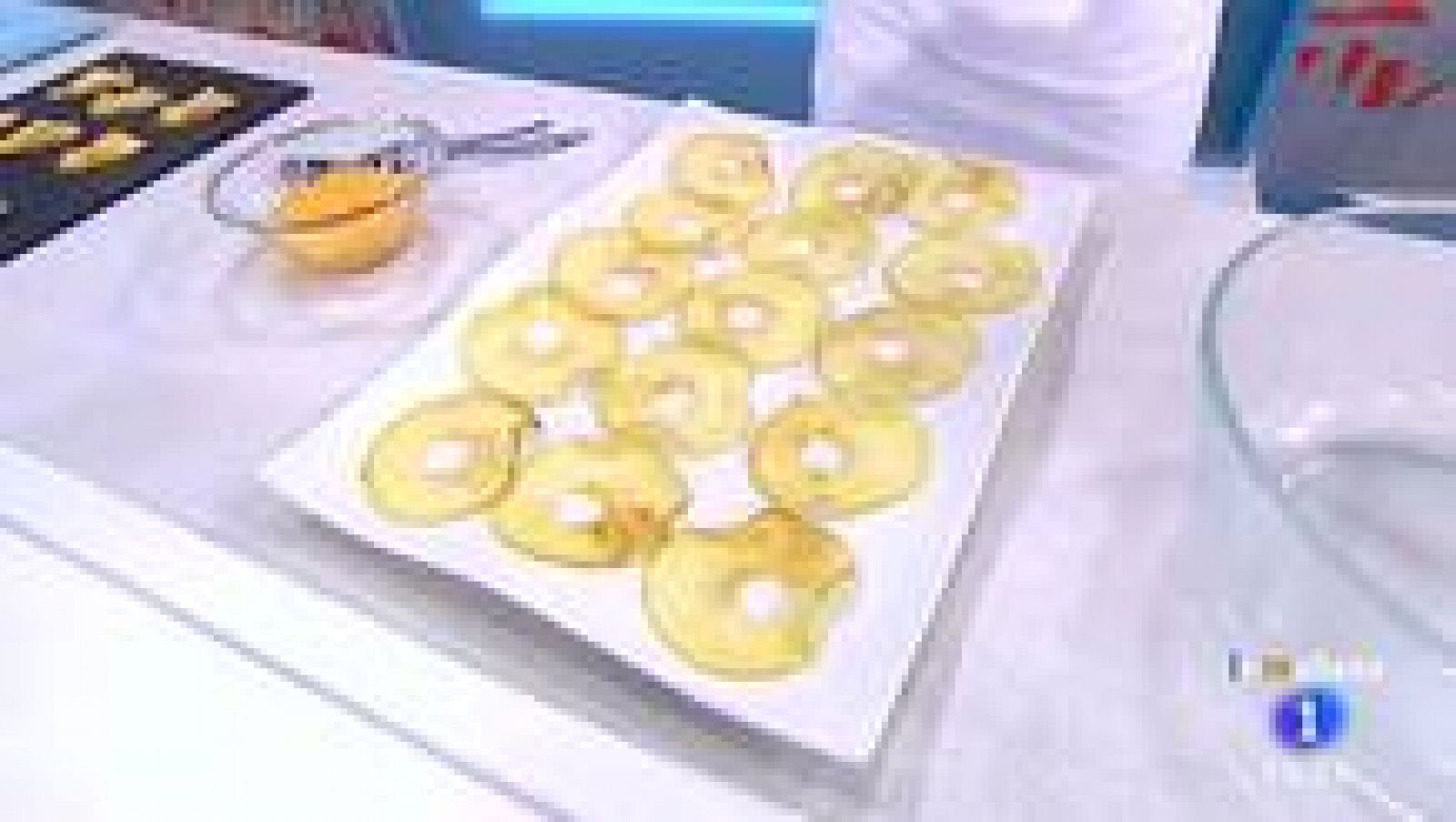 RTVE Cocina: Empanadillas de manzana y yema | RTVE Play