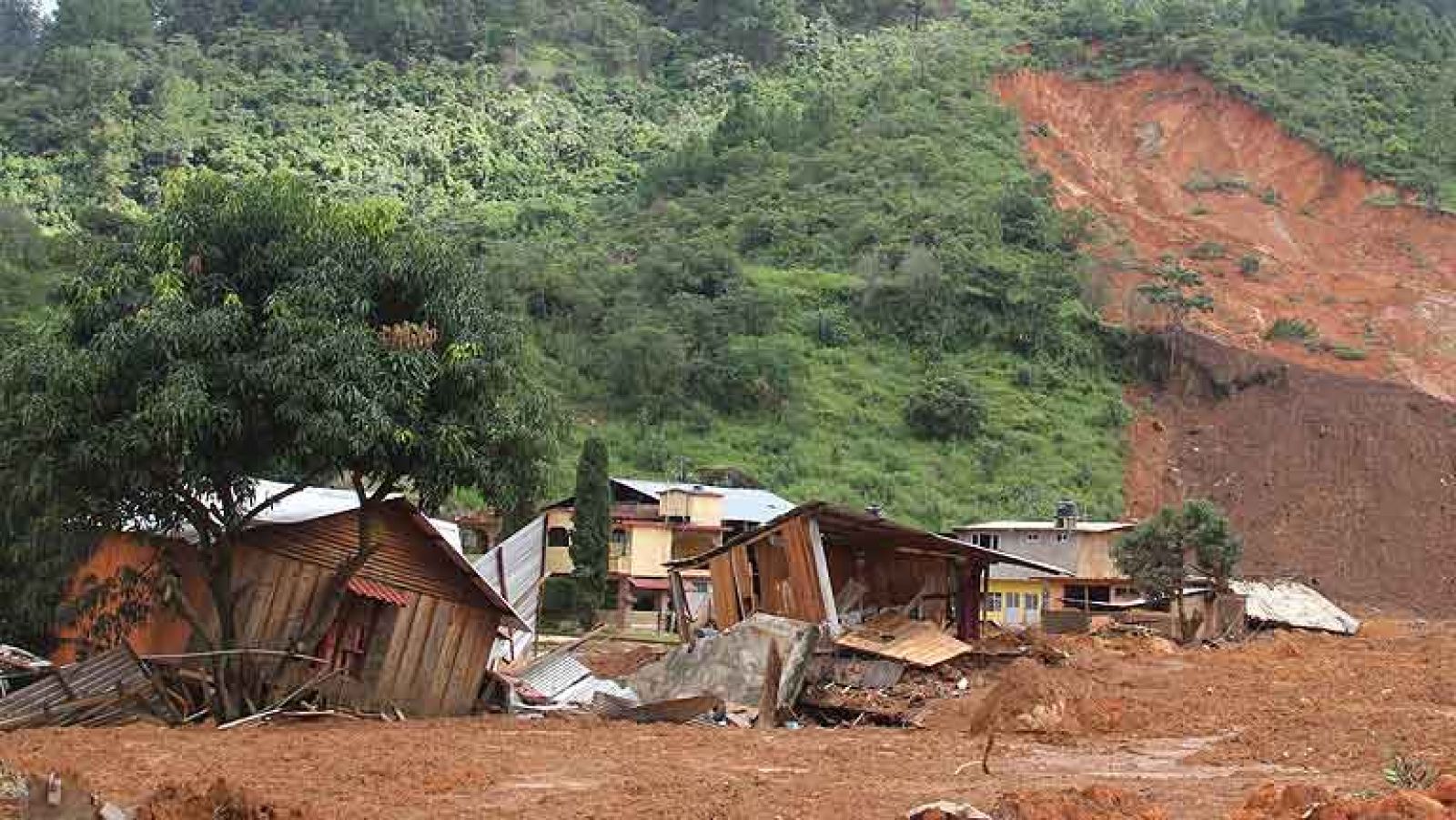 Un centenar de muertos por los ciclones en México - Los desayunos | Ver