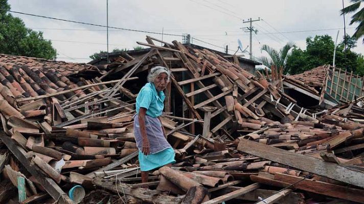 Telediario 1 - Continúa la búsqueda en México