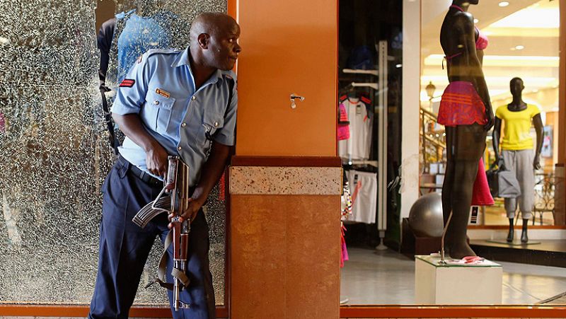 Violento asalto a un concurrido centro comercial en Nairobi